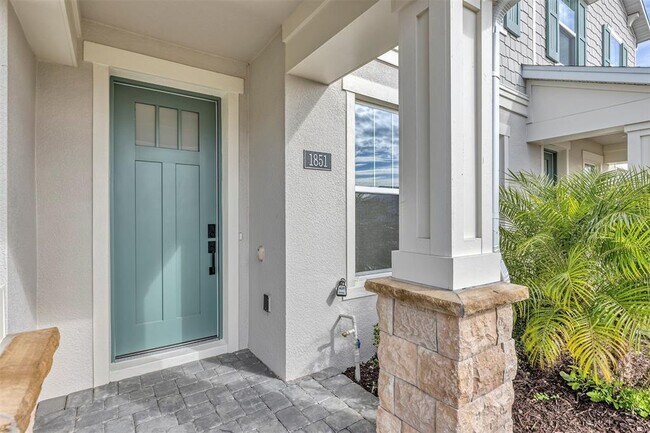 Building Photo - 1851 Pinecliff Dr