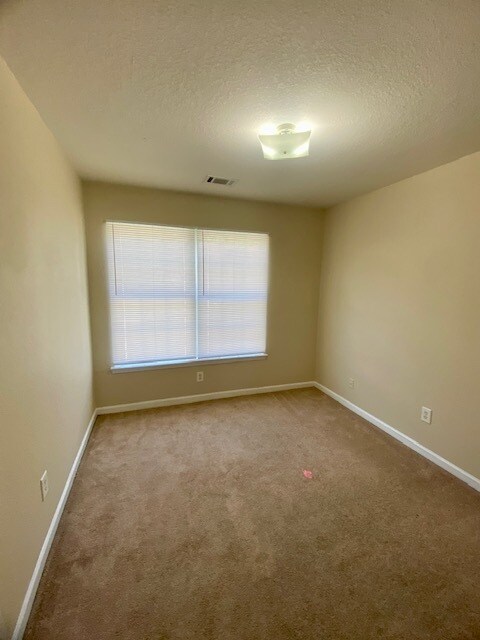 Building Photo - 280 Brookview Dr