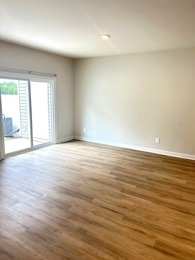 Building Photo - 105 Pleasure Ln