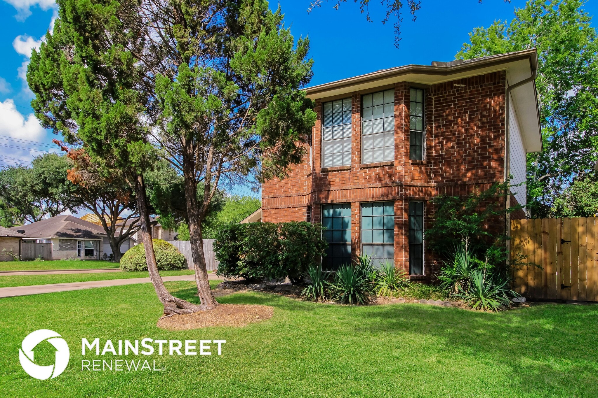 Building Photo - 12418 Meadow Briar Dr