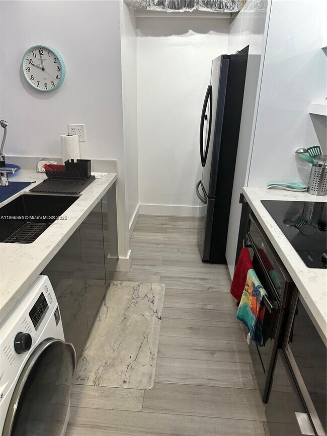 Building Photo - 850 N Miami Ave