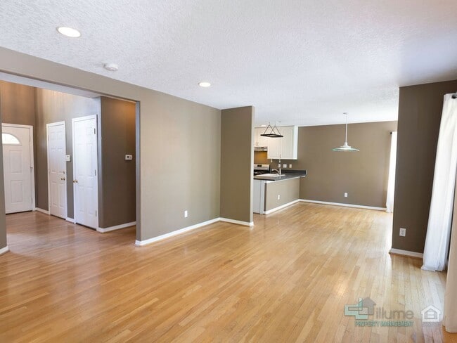 Building Photo - 20630 Willamette Dr