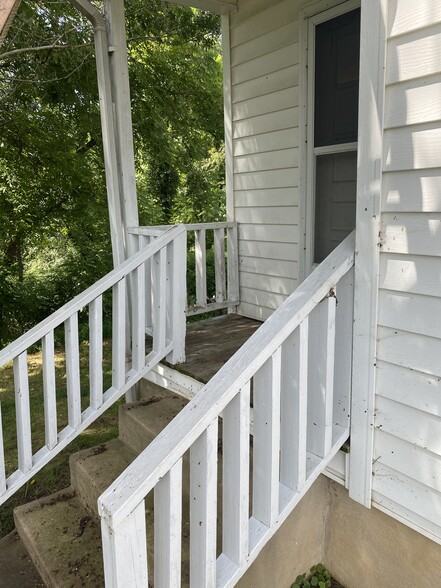 Back Covered Porch - 112 Holland Dr