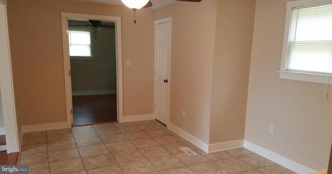 Building Photo - 9662 Teffeteller Ln