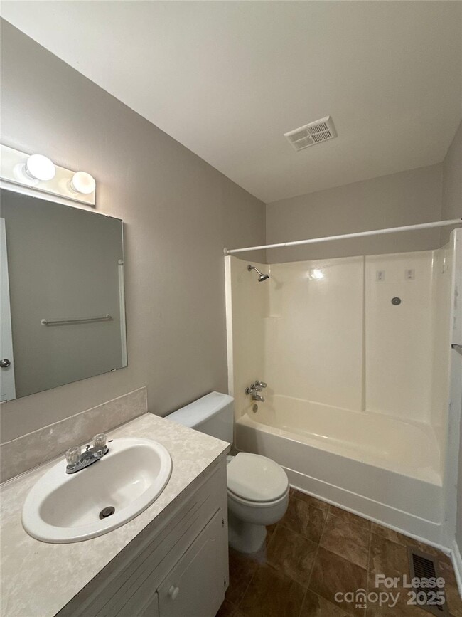 Building Photo - 409 Hawley Ave