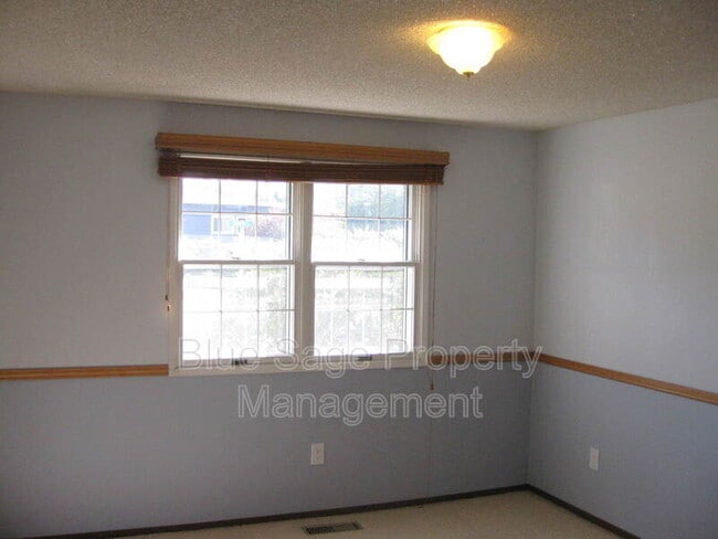 Building Photo - 132 Bridge Ln