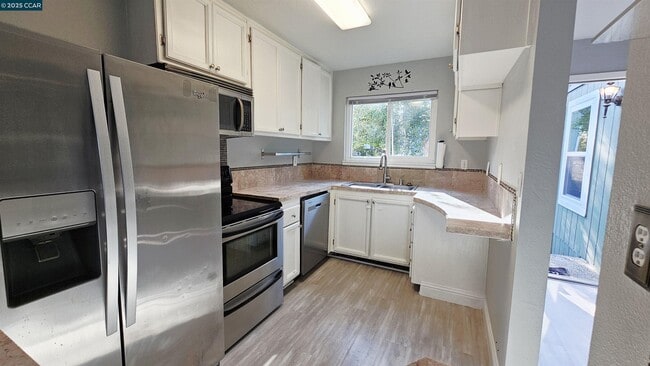 Building Photo - 347 Scottsdale Rd