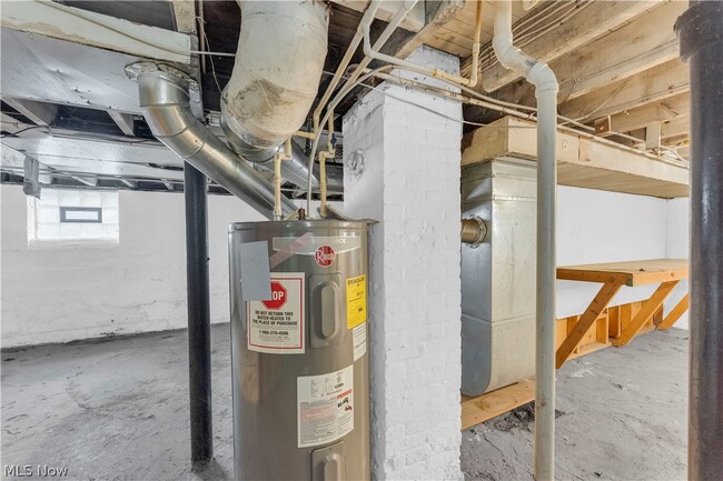 Building Photo - 4118 Clybourne Ave