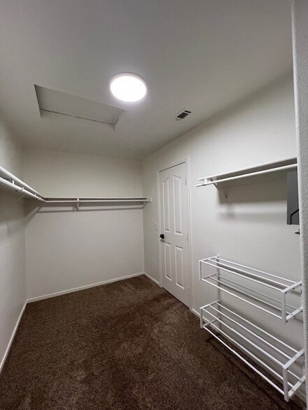 Building Photo - 447 Temple Canyon Pl
