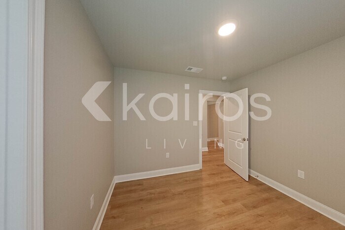 Building Photo - 13790 Pinyon Dr