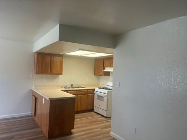 Building Photo - 1730 Inyo St