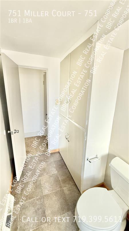 Building Photo - 751 Miller Ct