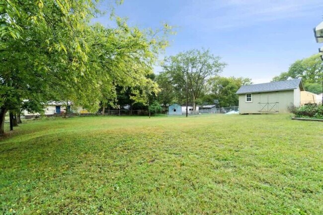 Building Photo - 206 E St