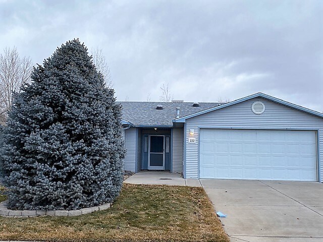 Primary Photo - 222 Narrow Leaf Dr