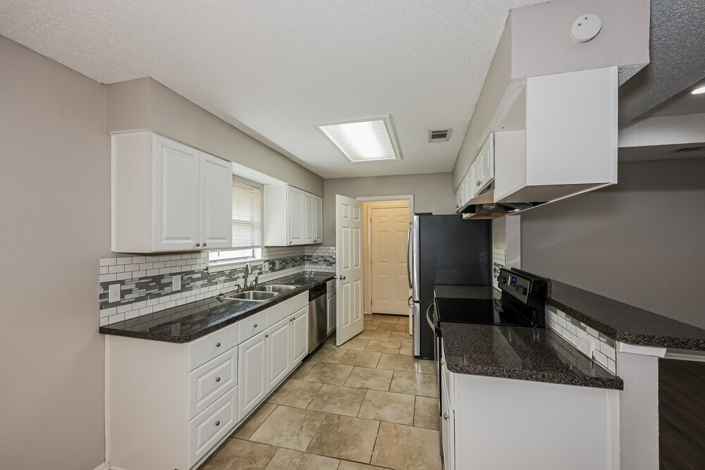 Building Photo - 8540 Whitney Dr