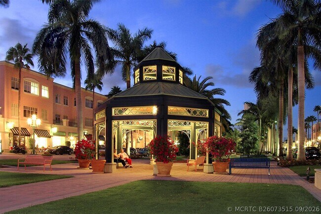 Building Photo - 550 SE Mizner Blvd