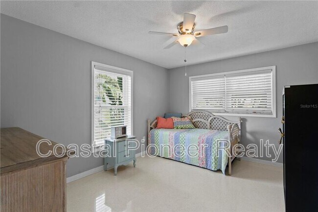 Building Photo - 232 Timberlane Dr
