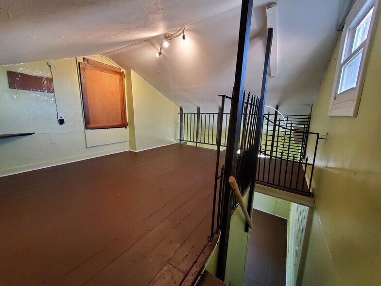 Loft - 4500 Jupiter St NW