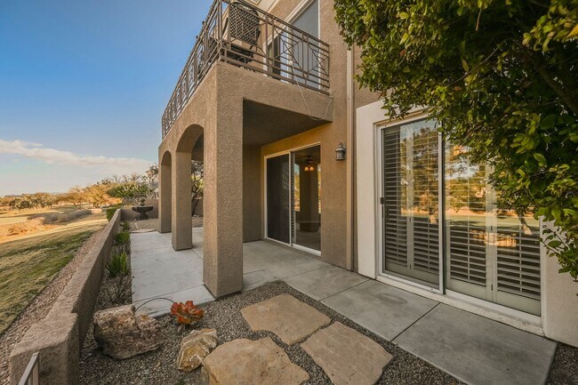 Building Photo - Beautiful 2 bd/2 bath condo in luxury gated Summerlin community ON TPC GOLF COURSE