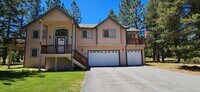 Building Photo - Large furnished mountain home walking distance to the river --- Available October 1