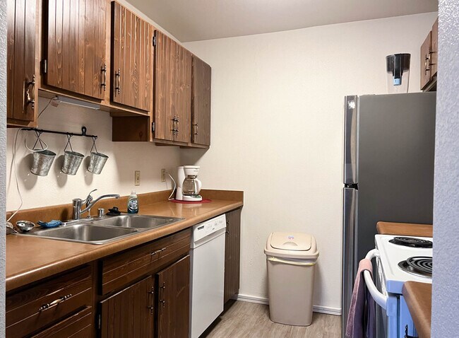 Building Photo - 4764 Mills Dr