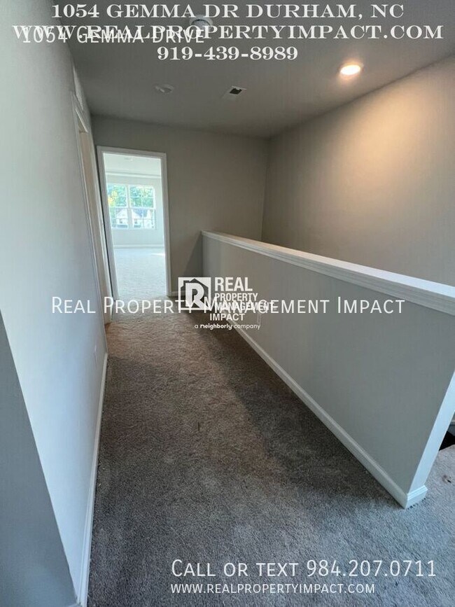 Building Photo - 1054 Gemma Dr