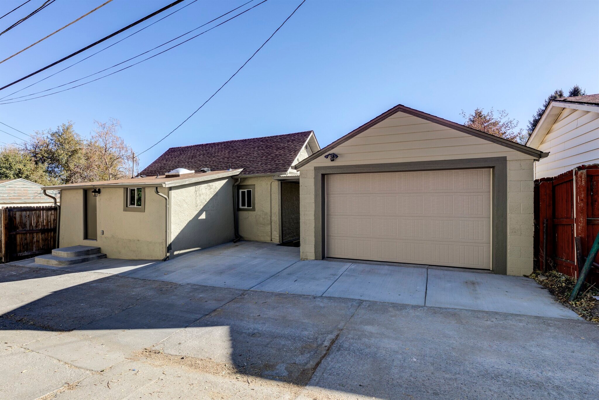 Back of the House - 915 Irving St