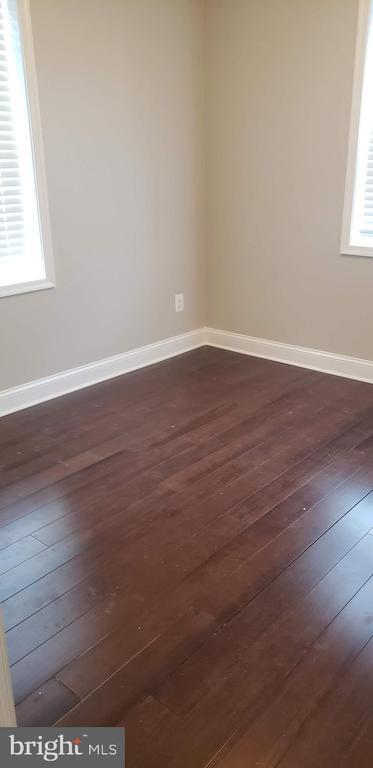 Building Photo - 1103 Morse St NE