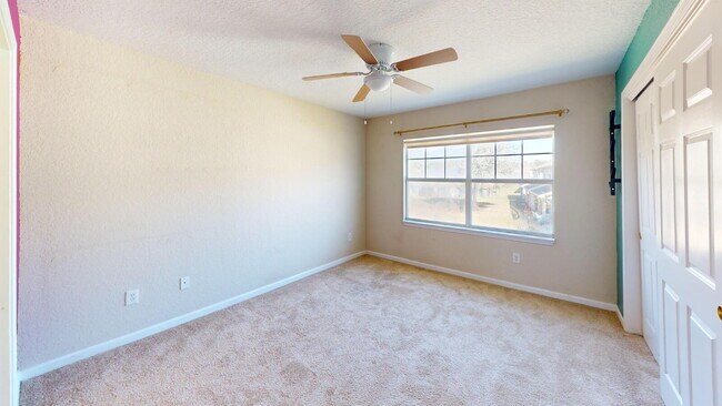 Building Photo - "Charming 2-Bed, 3-Bath Townhouse Retreat in Jacksonville - 1,176 Sq. Ft. of Comfort and Style!"