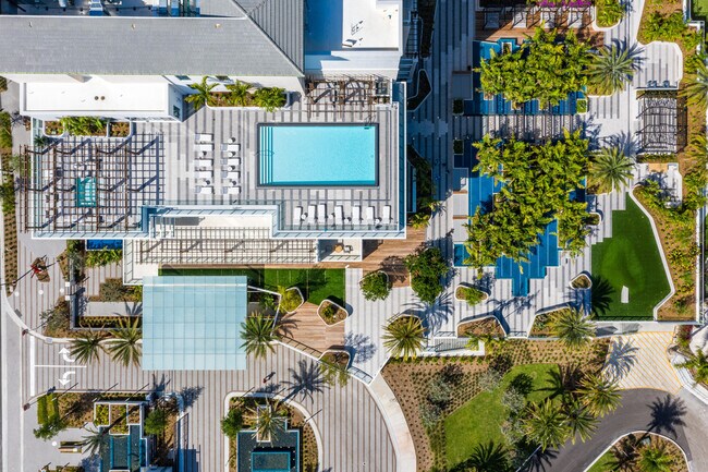 Building Photo - 200 SE Mizner Blvd