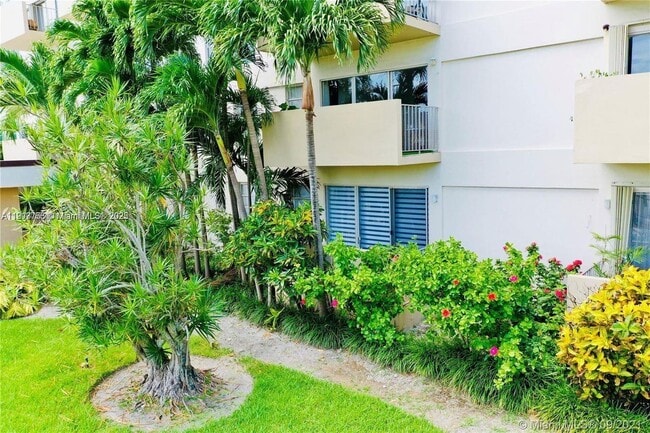 Building Photo - 880 NE 69th St