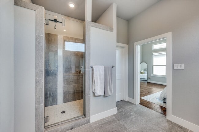 Building Photo - 4222 Roseland Ave