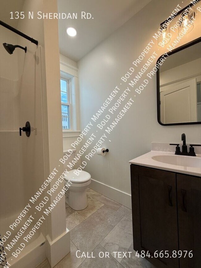 Building Photo - 135 N Sheridan Rd