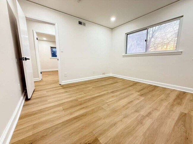 Building Photo - FOR RENT – FULLY REMODELED 4 BEDROOM | 2 BATH HOME!