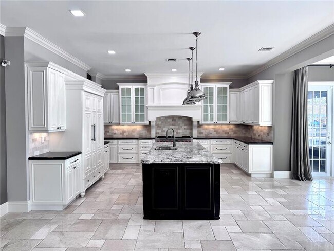 Building Photo - 1744 SE 9th St