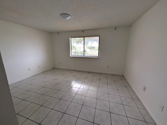 Building Photo - 9705 SW 138th Ave