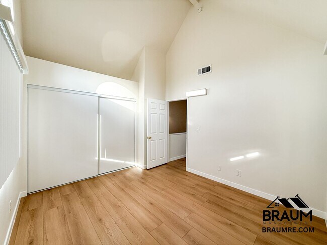 Building Photo - 14249 Friar St