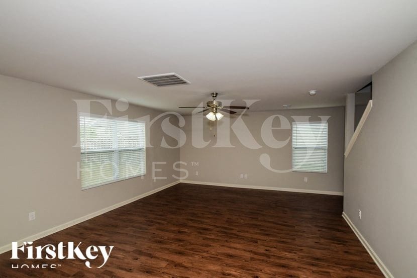 Building Photo - 166 Rosegate Dr