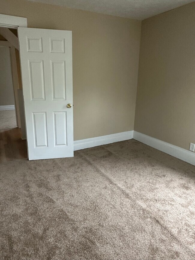 Building Photo - 297 Cedarwood Ter