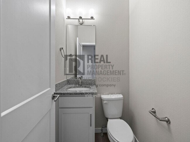 Building Photo - 744 Wagon Trail Rd