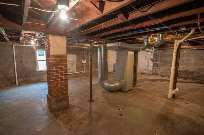 Building Photo - 1305 Cottage Ln