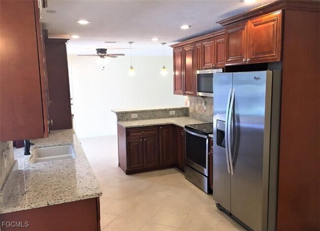 Primary Photo - 3419 SE 18th Pl