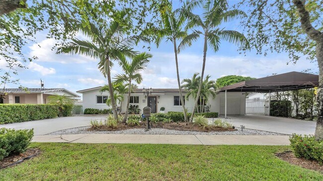 Building Photo - 2900 SW 92nd Ave