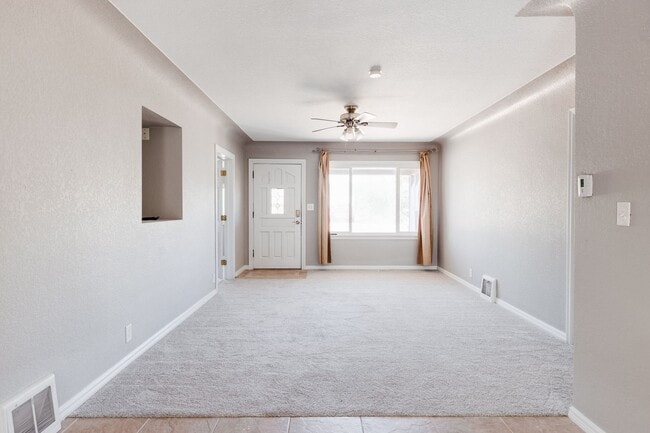 Building Photo - $0 DEPOSIT OPTION. 3BED/1BATH WITH ONE CAR GARAGE NEAR ANSCHUTZ MEDICAL CAMPUS