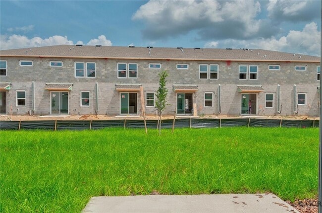 Building Photo - 3290 Laurent Lp