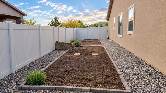 Building Photo - 2990 Lurvey Ln