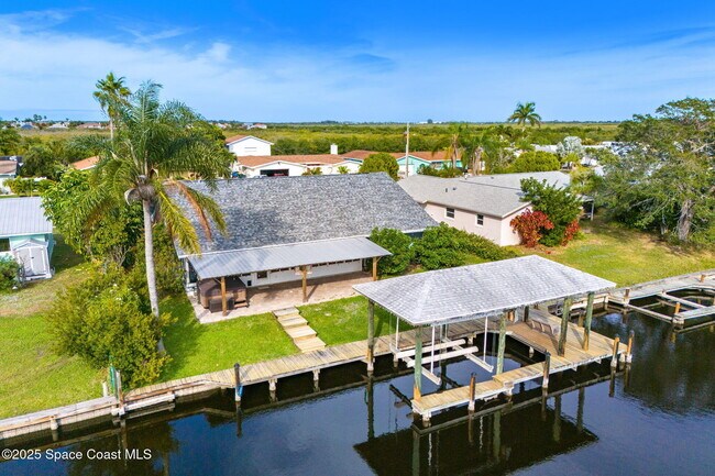 Building Photo - 445 Diana Blvd