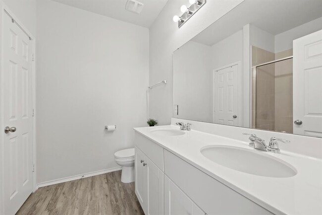 Building Photo - 240 Bedford Falls Ln