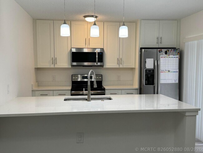 Building Photo - 1801 18th Way
