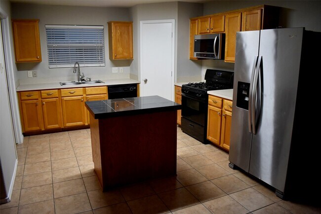 Building Photo - 410 Laurel Sage Dr